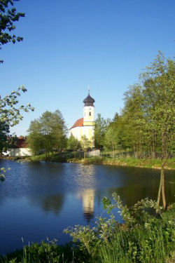 Kirche St. Leonhard in Hetzenbach im Bayerischen Wald