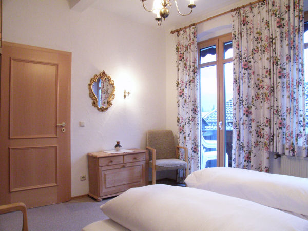 Schlafzimmer Ferienwohnung Mittenwald